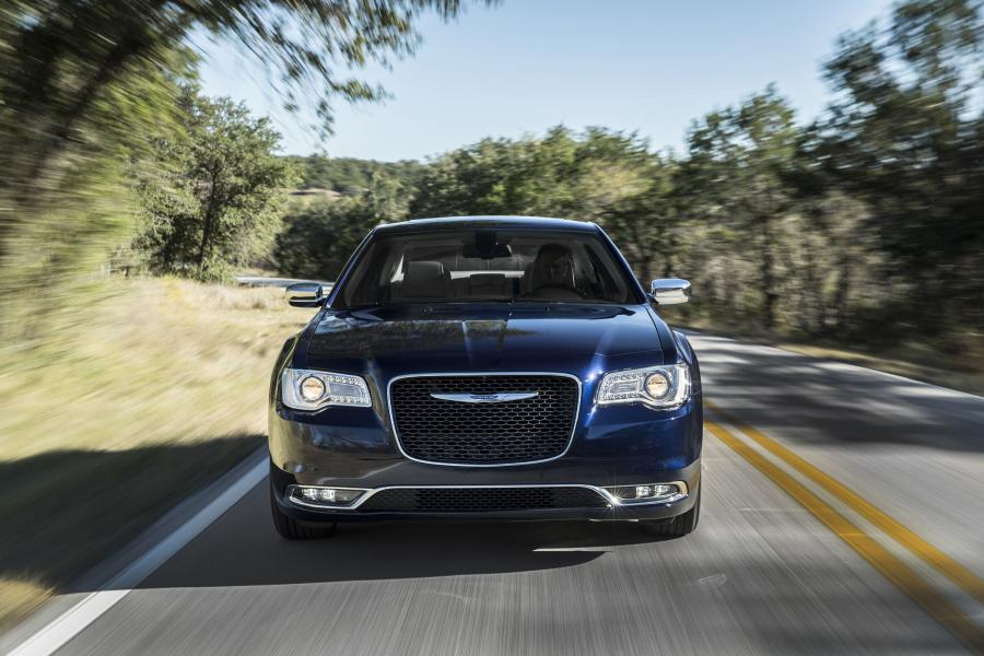  Chrysler 300C 2015 года  (фото 13 из 14)